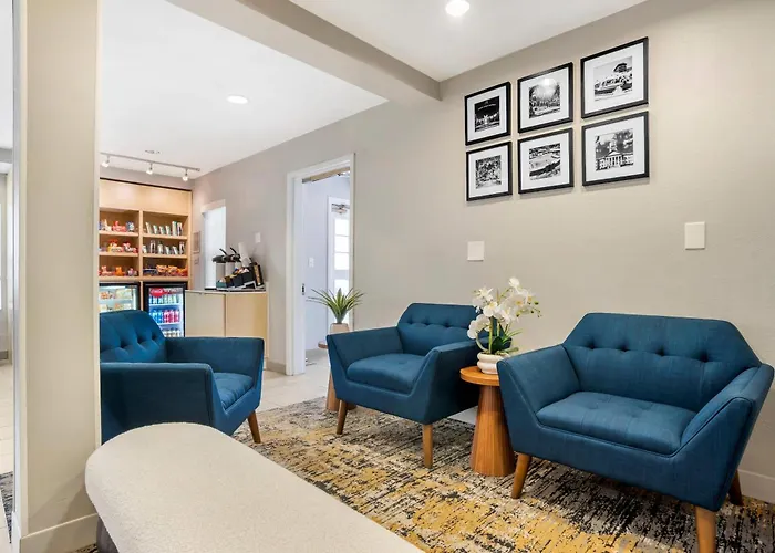 Alluxsuites At 1876, An Ascend Collection Hotel Tallahassee