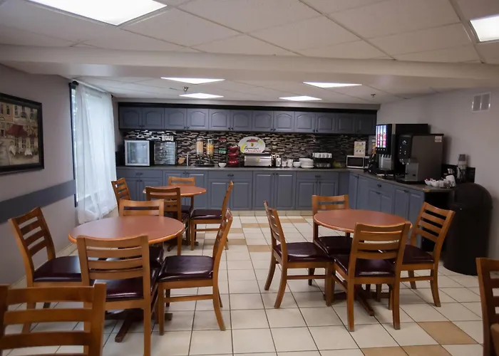 Super 8 By Wyndham Whitecourt Hotel