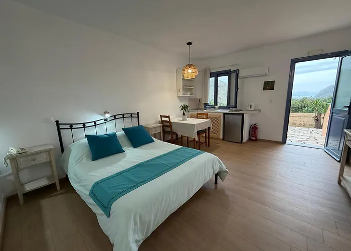 Taxiarchis Aparthotel Symi