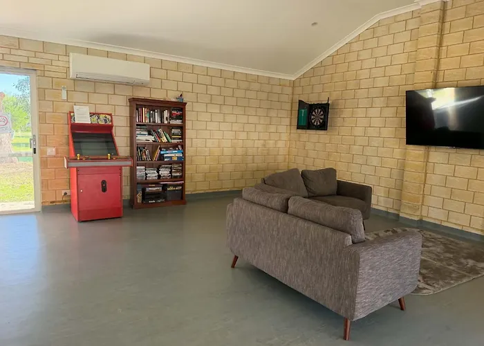 Pinjarra Caravan Park And Cabins