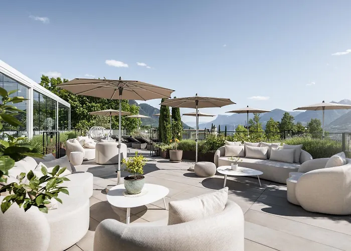 Small & Beautiful Hotel Gnaid Dorf Tirol