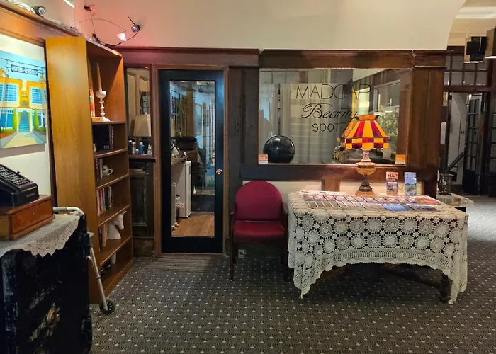 Rodmay Heritage Hotel Powell River