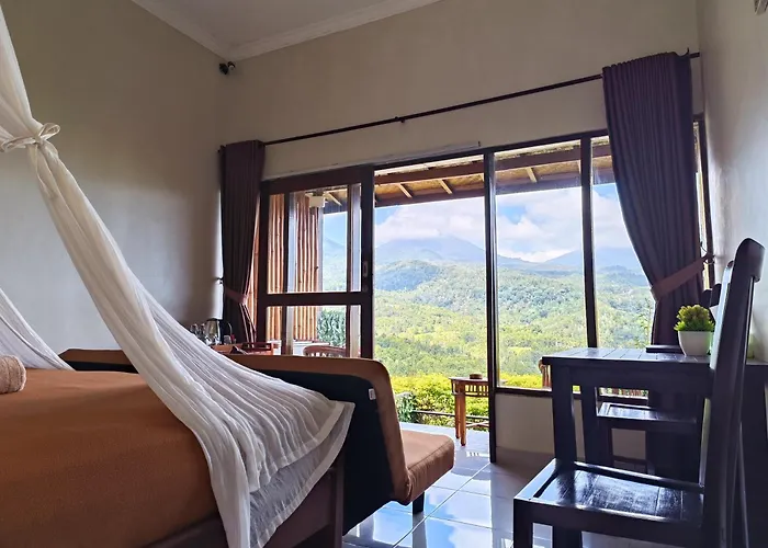 Made Oka Homestay And Warung Munduk