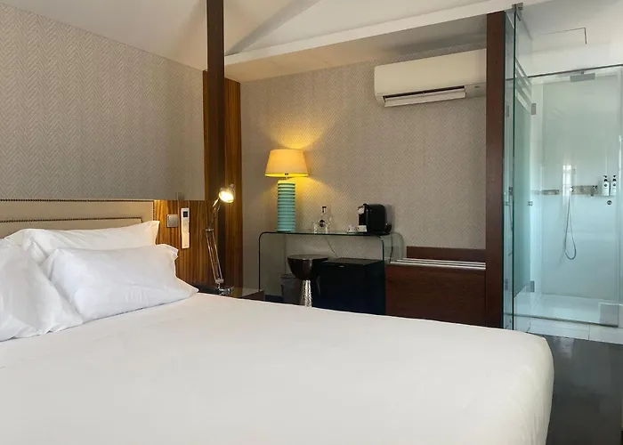 Oca Ribeira Do Porto Hotel