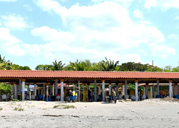 Tropiclub Playa El Cuco Hotel