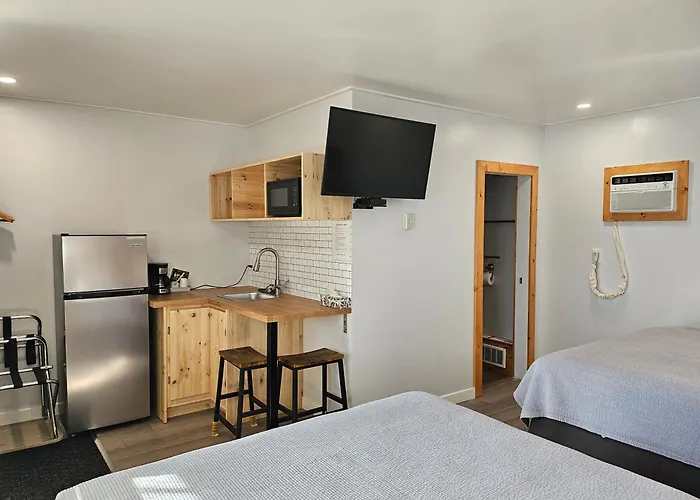 Quest Motel Whitewood