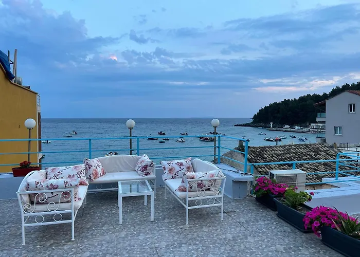 British Hotel Himarë