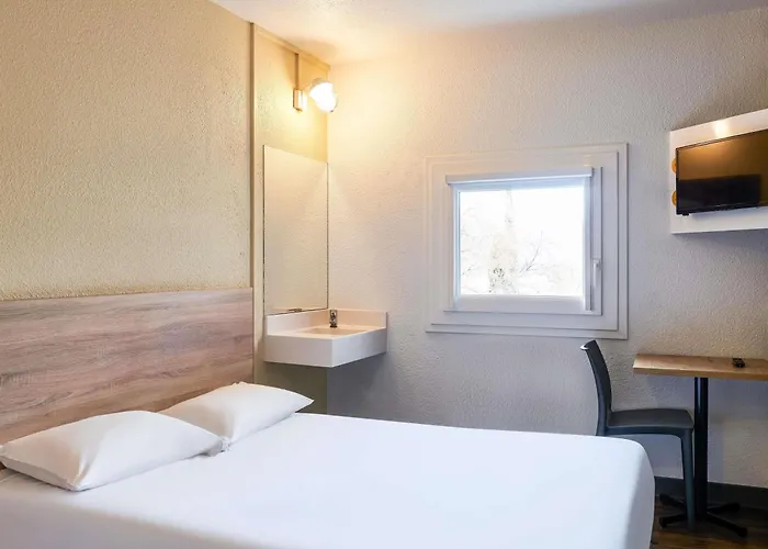 Hotelf1 Nimes Ouest