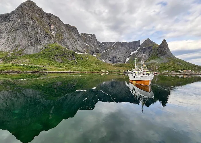 Lofoten Bed & Breakfast Reine - Rooms & Apartments