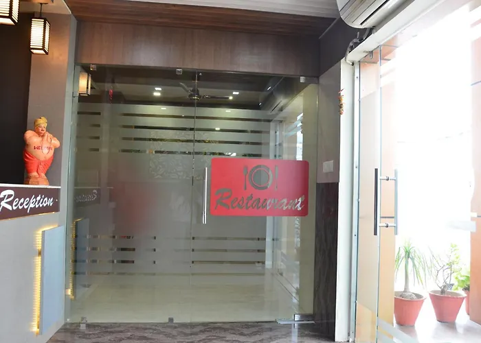 Hotel Sartaj Dera Bassi
