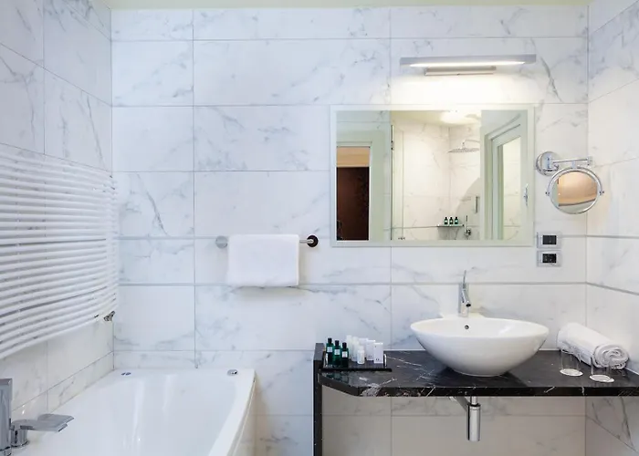 Hotel Kristal Palace - Tonelli Hotels - Adult Friendly Riva del Garda