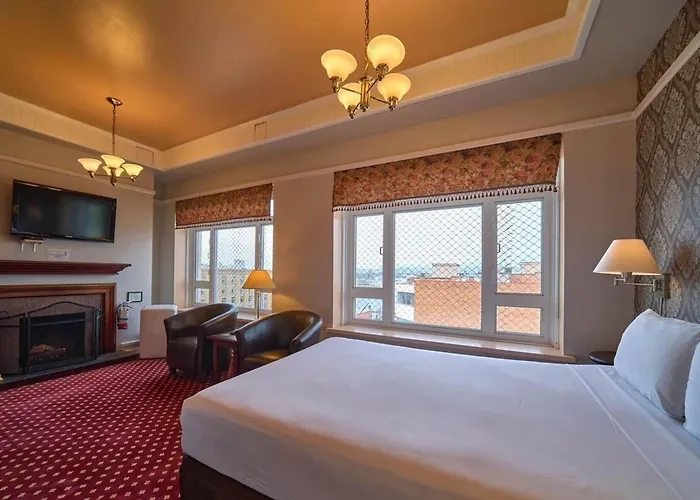 Bedford Regency Hotel, Trademark Collection By Wyndham Victoria