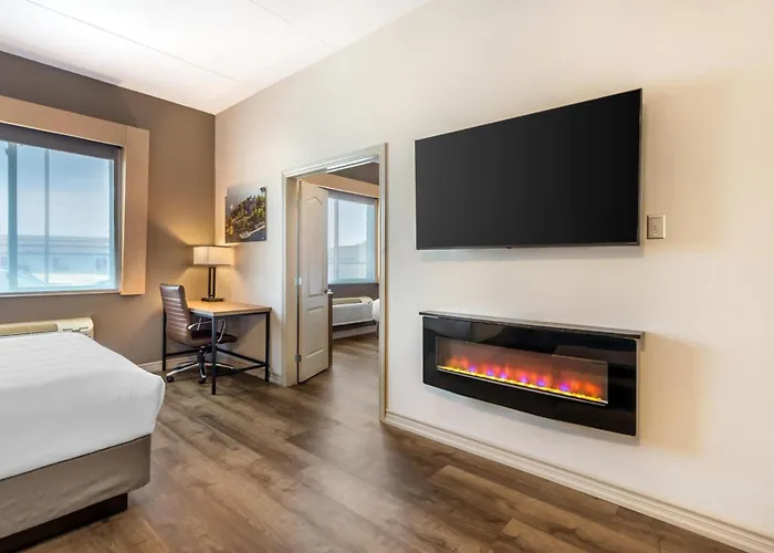 Best Western Plus 1000 Islands Hotel & Suites Gananoque