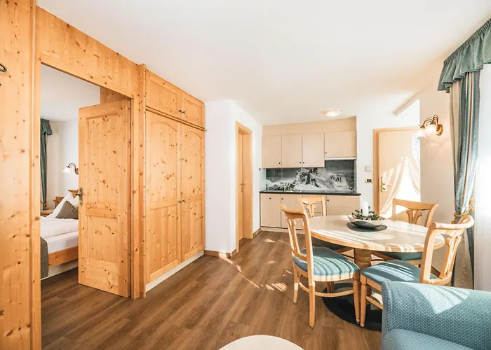 Garni Hotel Miara - Your Dolomites Home Selva di Val Gardena