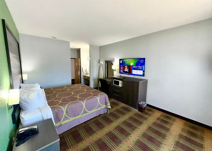 Super 8 By Wyndham Sweet Springs Motel