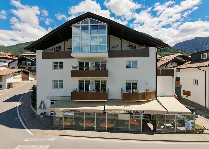 Hotel Tannerhof Schenna