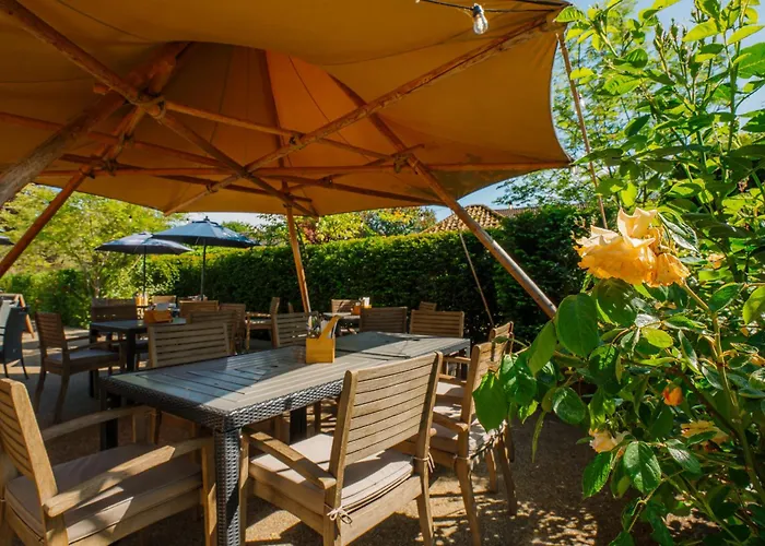 Crown & Punchbowl Hotel Milton 