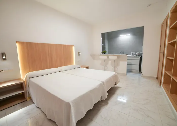 Apartamentos Playa Sol Es Canar 