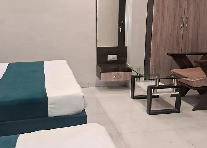 Shine Hospitality Crown Hotel Mumbai
