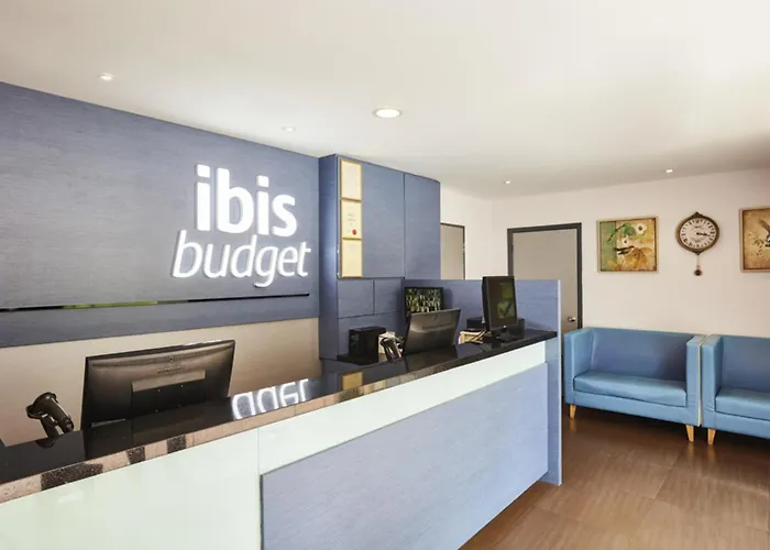 Ibis Budget Singapore Sapphire