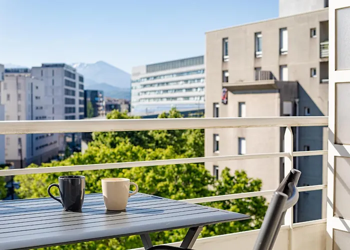 Sejours & Affaires Grenoble Marie Curie Aparthotel