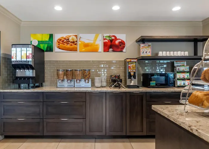 Quality Inn & Suites Amsterdam Fredericton