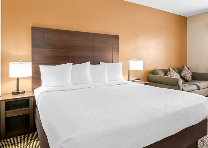 Days Inn By Wyndham Columbia Mall Grand Forks
