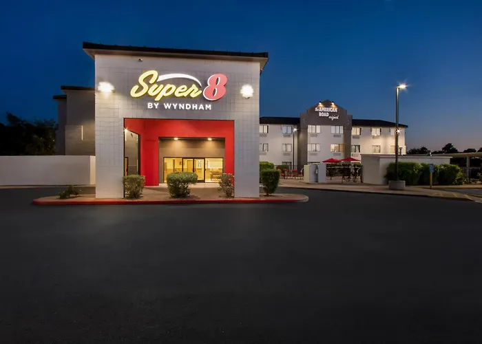 Super 8 By Wyndham Mesa Gilbert Hotel