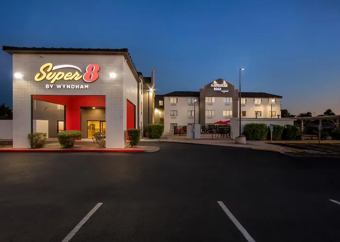 Super 8 By Wyndham Mesa Gilbert Hotel
