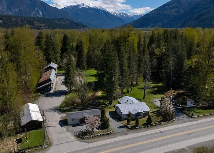 The Hitching Post Motel Pemberton