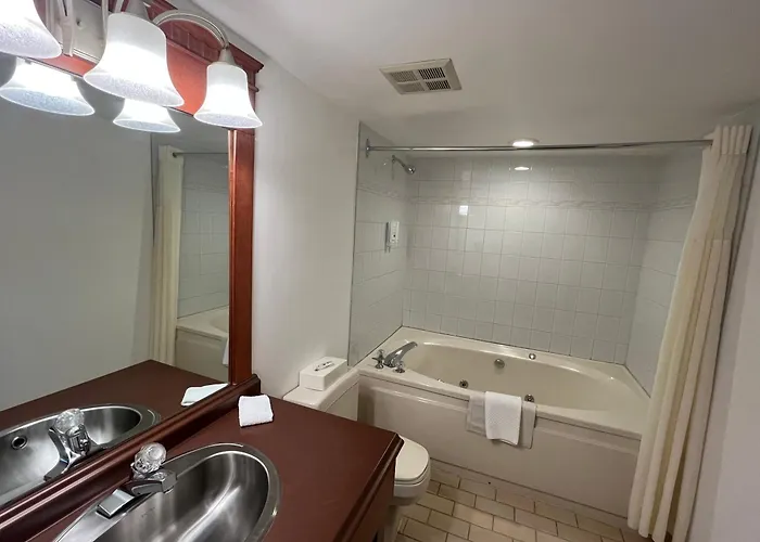 Quality Inn & Suites Bay Front Sault Ste. Marie