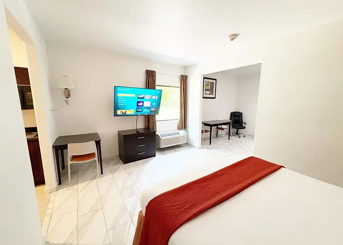 Lux Inn And Suites Three Rivers