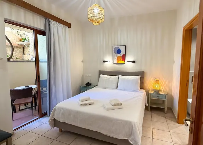 Ariadne Beach Platanés