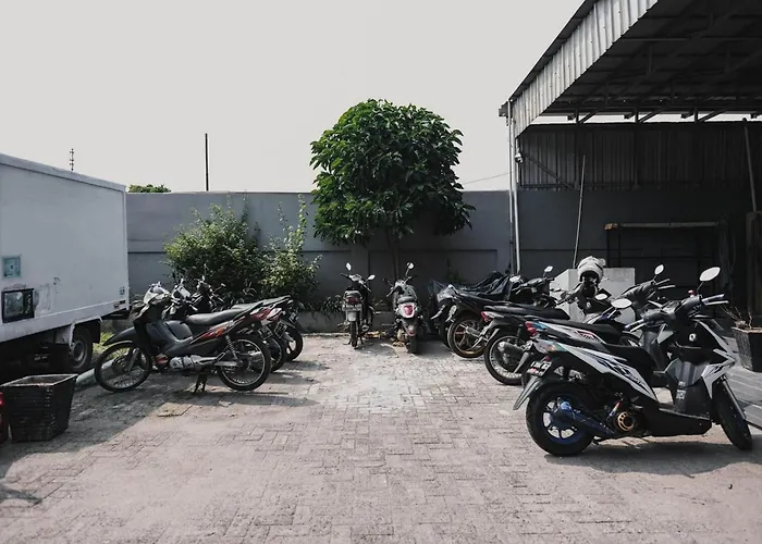 RedDoorz near ITC Cempaka Mas Hotel Jakarta