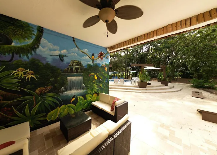 Falling Leaves Lodge San Ignacio