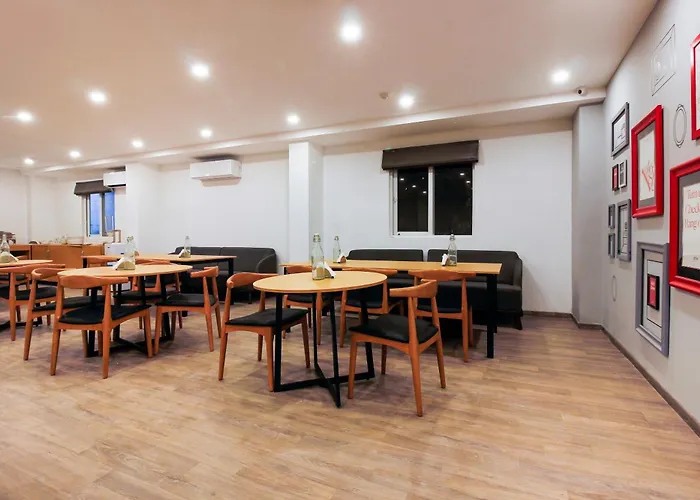 Super Townhouse Rcc Elite Hotel Hyderabad
