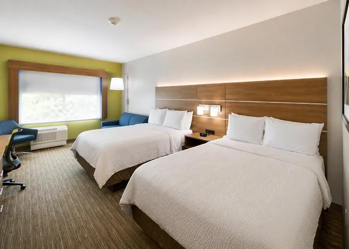 Holiday Inn Express & Suites Lindale - Tyler By Ihg