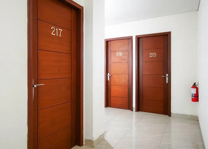 RedDoorz near Palembang Trade Center 3 Hotel