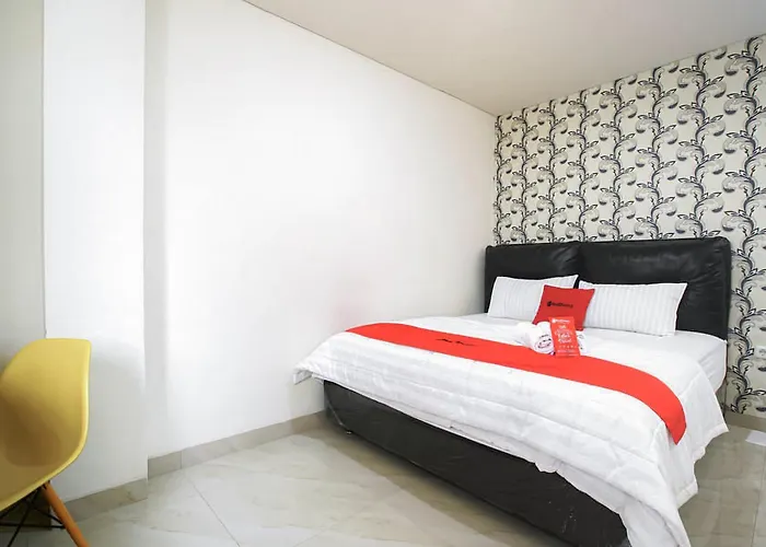 RedDoorz near Palembang Trade Center 3 Hotel