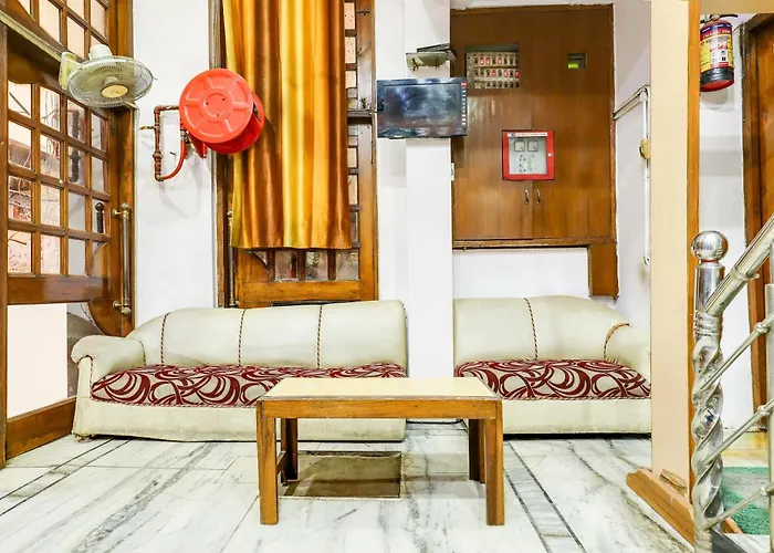 Oyo 75351 Hotel Moon Palace Dx New Delhi