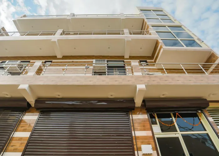 Hotel O Karan Guest House Faridabad