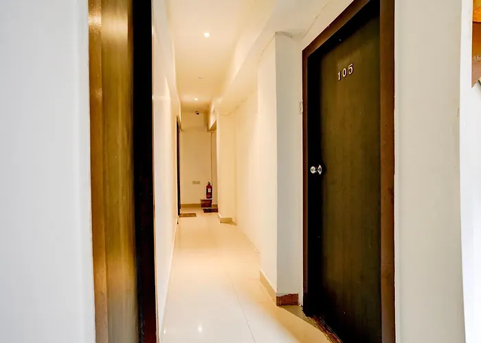 Oyo 77012 Hotel Moss View - Moca Mumbai