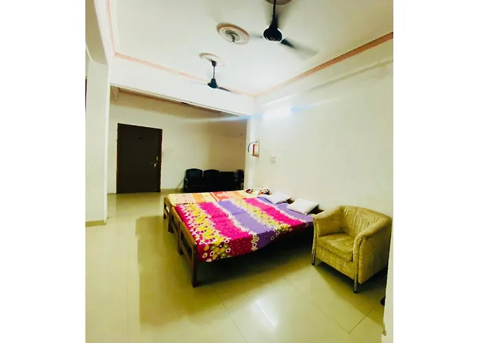 Spot On J C Guest House Lucknow