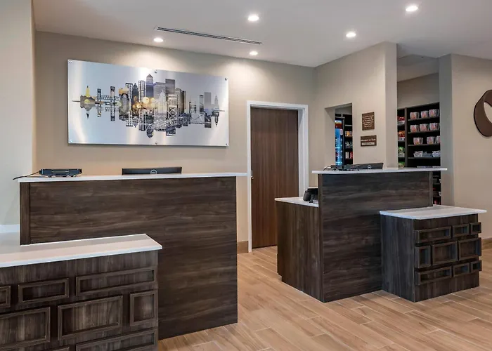 Comfort Inn & Suites Jacksonville - Orange Park Near Naval Air Station