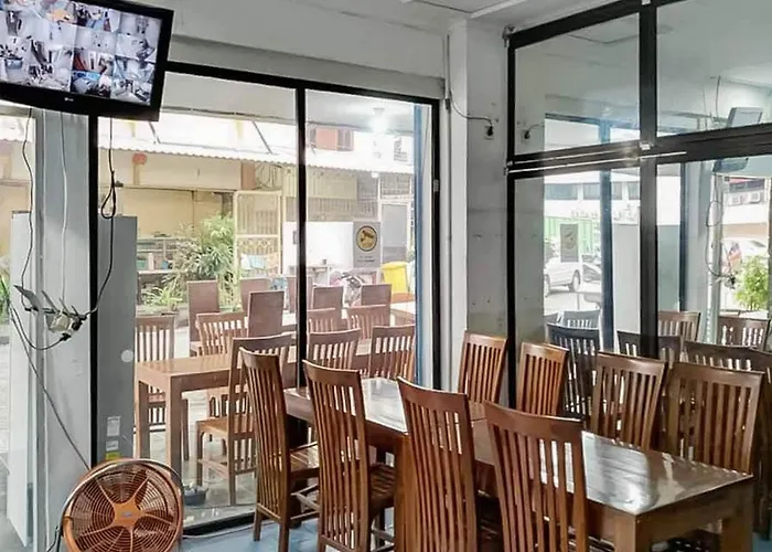 Sas Guest House Mitra Reddoorz At Darmo Park 2 Surabaya