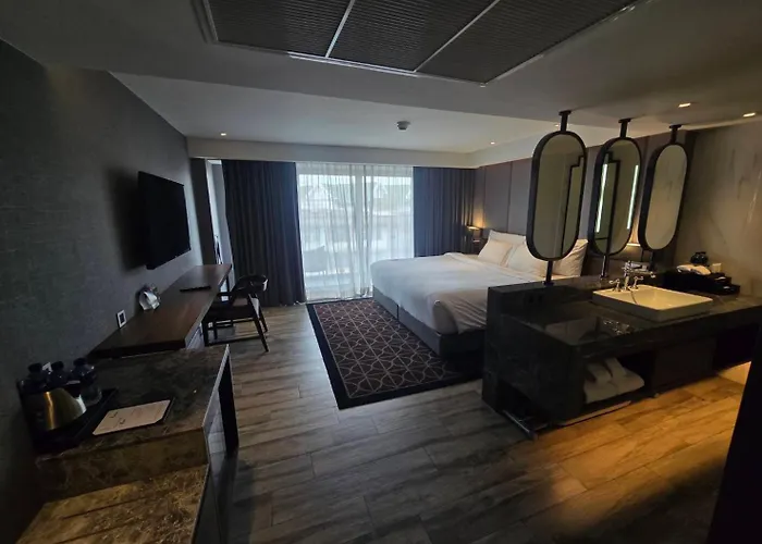 Ayathorn Bangkok Hotel