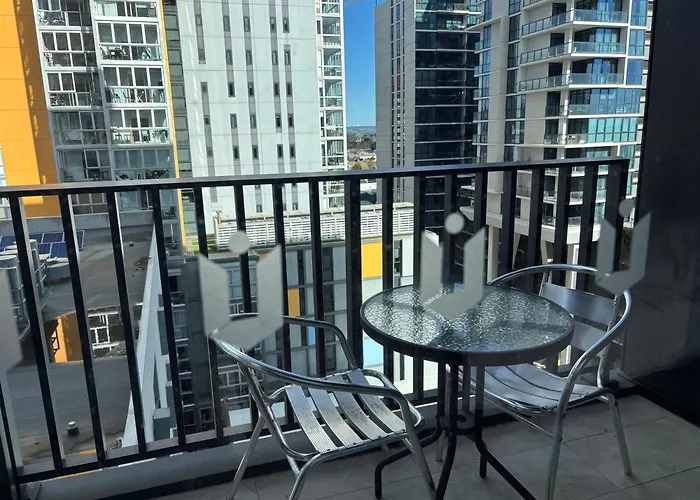Rnr On Franklin Aparthotel Adelaide