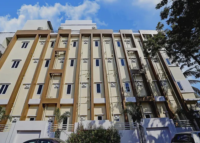 Capital O De Alphabet Kakinada Hotel
