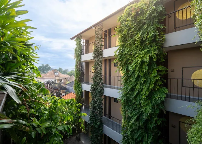 Tanaga Coliving Hotel Seminyak 