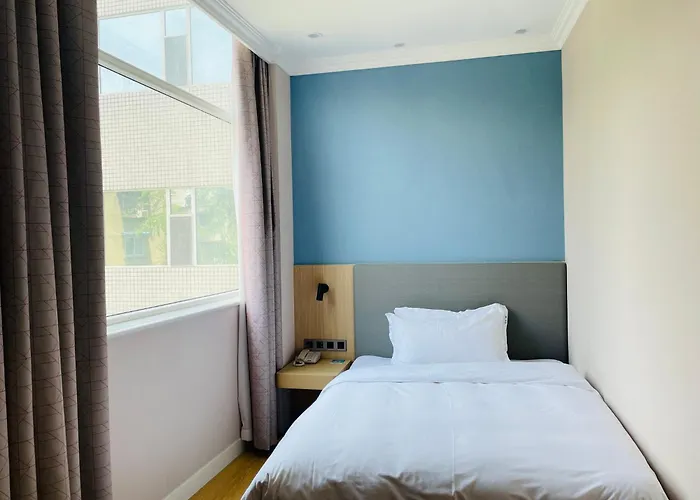 Holiday Inn Express Chengdu Tianfu Square By Ihg